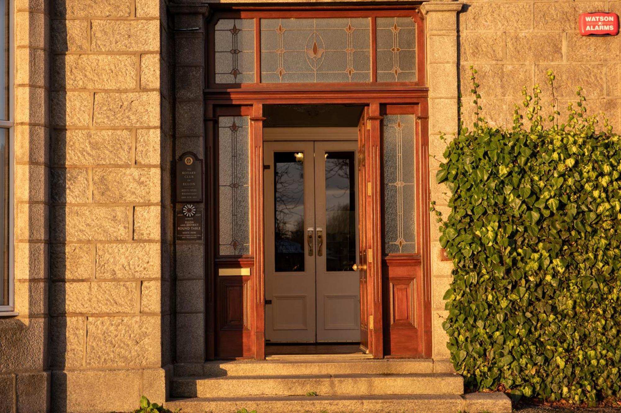 Station Hotel Ellon 外观 照片